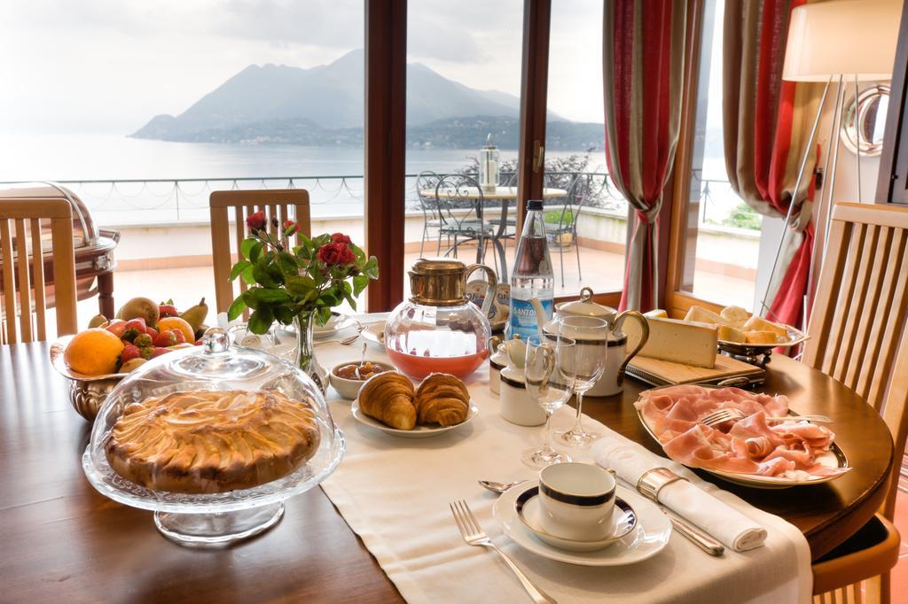 Bed and Breakfast La Volpe Dorata Stresa Exterior foto